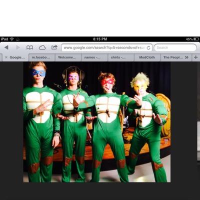 Livesos5sos's profile picture. lol ur not 5sos