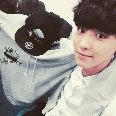 xpcyeol's profile picture. 
