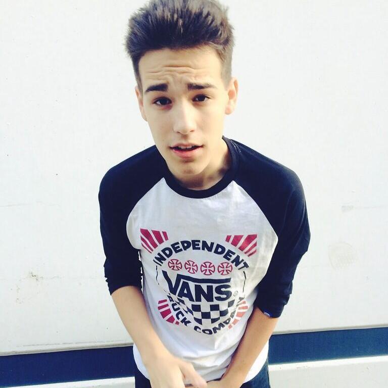 | Whitesider|5SOS Fan|Magcon Fan|1/12|Pain makes people change