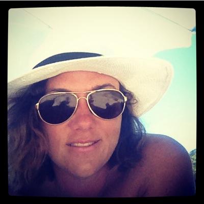 Mum of three, wife of one. Love to read, write and spread love and light to all who hate sarcasm