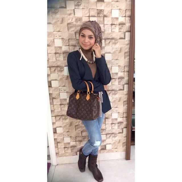 Hello We Ineversal Padang. follow and follback :)
