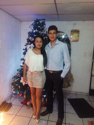 Futbolista profesional, salvadoreño jugador de C.D UES de PRIMERA DIVISION •26/01/2008 , 16/01/2014 y 5/06/2015 son fechas q han cambiado mi vida mis hijas•♥PG♥