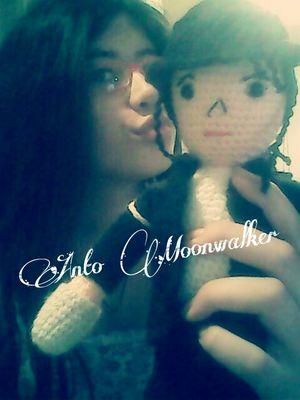 Hi I'm #MJFam and #MichaelJackson is my Idol forEver❤.. God bless u(⌒_⌒;) (And Much Peace for @frontback777 )