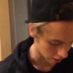 fucknayeul13's profile picture. follow @fucknayeul or i unfollow you thank you