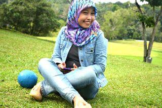 cintai apa yg telah kamu punya saat ini.
Thanks god for all loving me 
Mama, papa, adik2ku and my andes {} 
I'm moslem, hijab is my style \m/