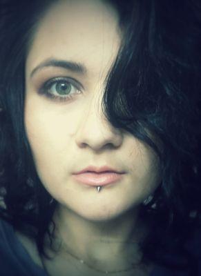 LauraGirbea's profile picture. student of languages, music & volunteering