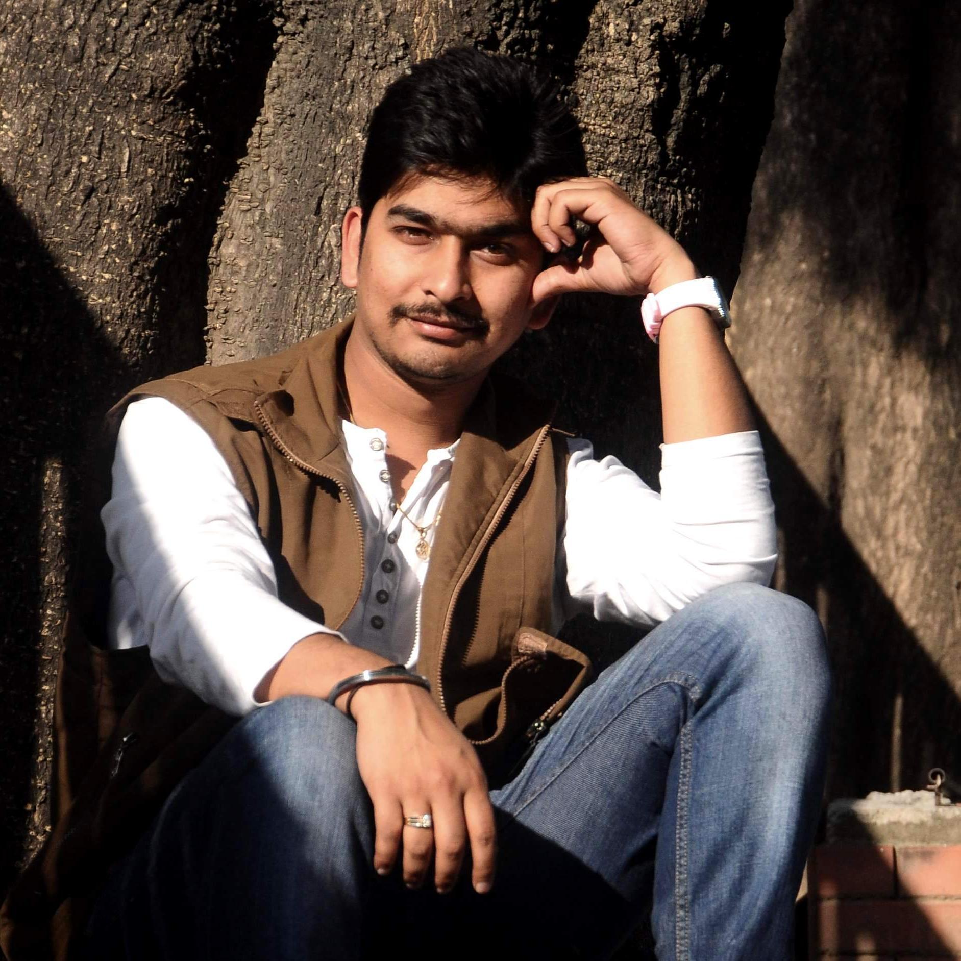 Actor, Director. Passed out from Indian Theatre Department P.U. Tweets are personal. RT's are endorsement.