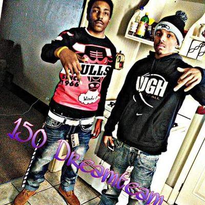 I ride for my niggas so I'm screaming Fuck the opps