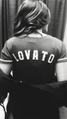 DemiPicsEdits's profile picture. My goal is 20k followers, help me reach it!