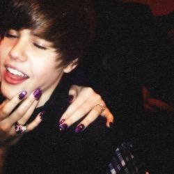 ✖ Justin Fckn Bieber✖ Dan follows. 2/5