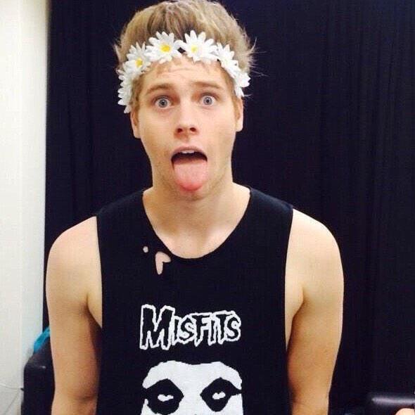 1D ♥ || SG ♥ || LM ♥ || AM ♥ || 5SOS ♥ || JB♥ || DJ ♥ || Mml ♥ || AR♥ || CS ♥