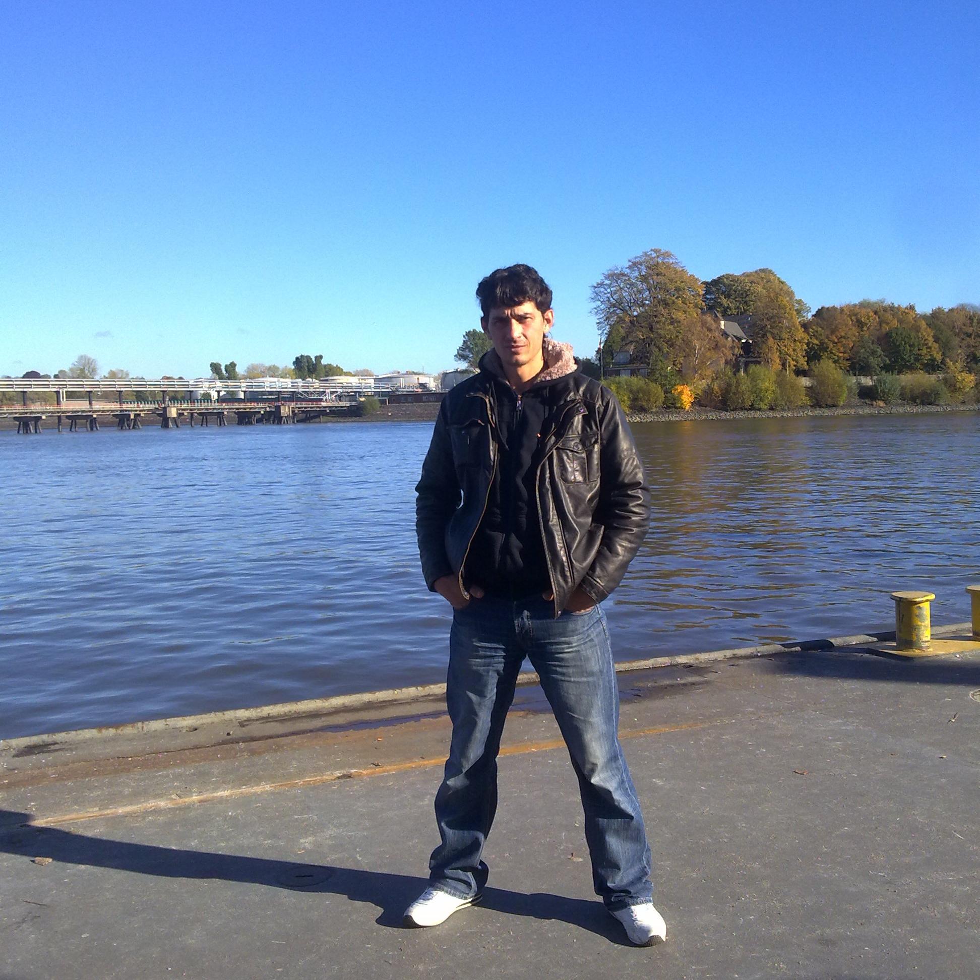 Milenbotev's profile picture. 