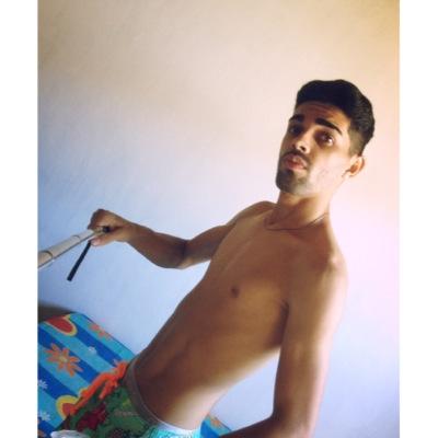20, Brazilian boy | Goiano | Filho mortal de um Pai eterno  | Leonino  | Blindado | Solteiro ✌️| Deus | Família  | Amigos
