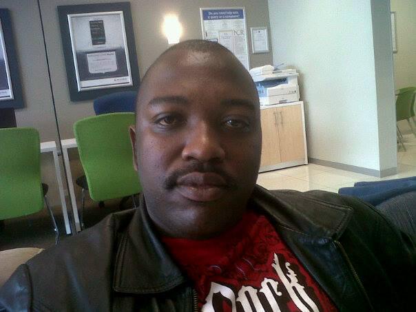 I'm just a cool frindly guy,I also like to meet en share sumting wth friendz.I'm staying at newcastle at madadeni.....
