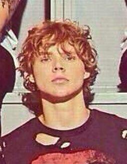 Love 5SOS and 1D ❤ Follow me, I follow back :)