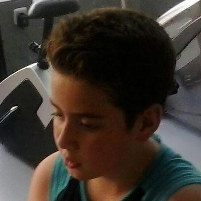 No dejes de sonreír porque nunca sabes quien se puede enamorar de tu sonrisa :D ^^