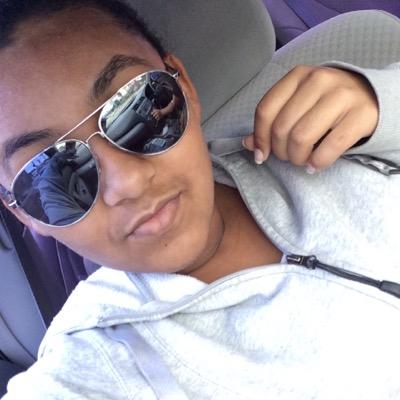 this is my old acc. new acc.: @NikaylaReina