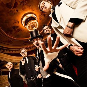 Pop-Rock aus Finnland. Exklusiv von uns für euch in Deutschland! Willkommen auf unserer Tour im Mai 2015!