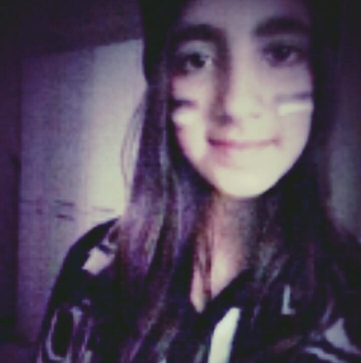 Beşiktaş,kaçak gelinler,basketboll,telefon,pes,Xbox herşeyim
Instagram:lovaticc_girll
Facebook :gerek yok yabancıları eklemiyom XD