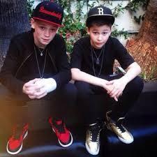 Follow me please !