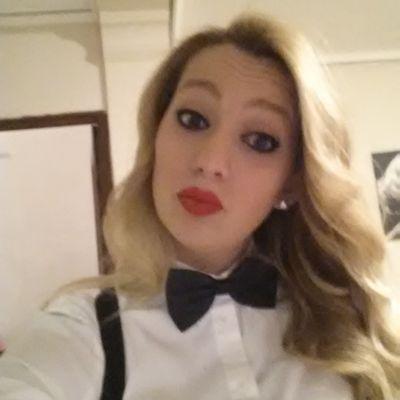 tus silencios y tus gritos, tu ladrón tu policia tu jardin con enanitos...