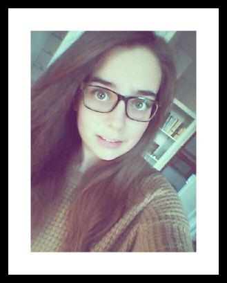 vicky_evrs's profile picture. 