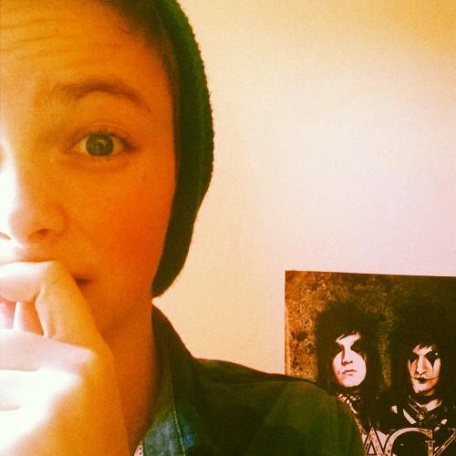 15, transgender, ftm life pritty shit but im in love with the most beautiful girl in the world