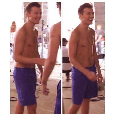 follow @holylouiis and ask her for a follow back