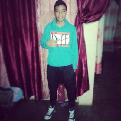 17 .VENEZOLANO, Instagram @freiner_je, 
FVVH ☺. Siempre que andas conmigo entre todas tu resaltas