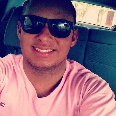 erikvinicios's profile picture. Designer, entusiasta de mídias sociais, amante do marketing e apaixonado por novas tecnologias.