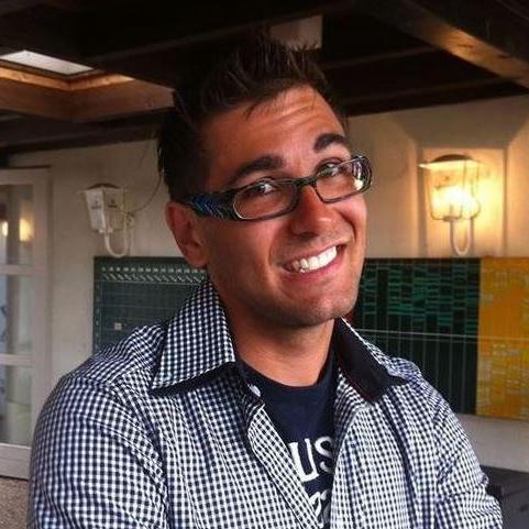 Background: Business administration, Webdesigner,Online Marketer-interested in #entrepreneurship #startups #founding #networking #travelling, like-minded people