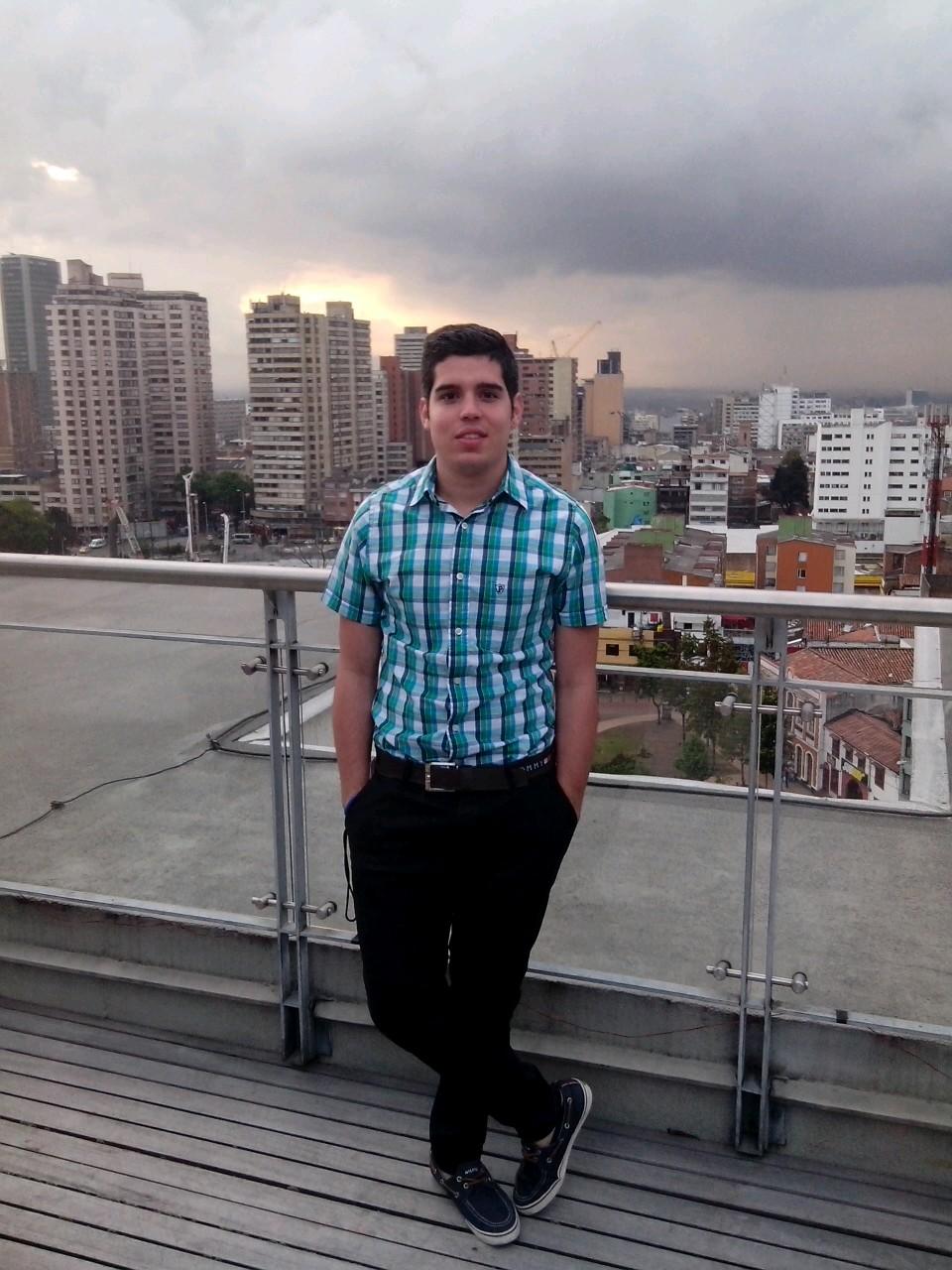 Estudiante De Economia (Universidad Del Tolima) whats app: 3202240325 BBM: 7B74D8E4
