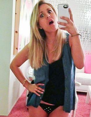 {19} Estudiante de primero medicina, sobrina de Arizona Robbins. Futura cirujana en el Seattle Grace.