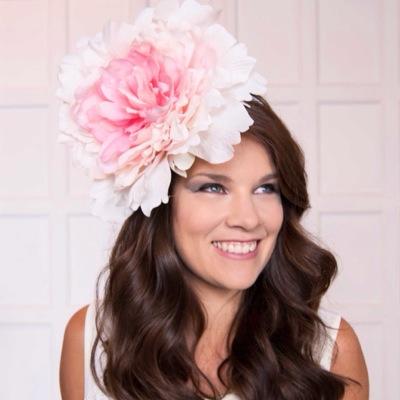 Floral decor, dried flowers and wedding flower crowns #wedding #homedecor #SBS winner ✨