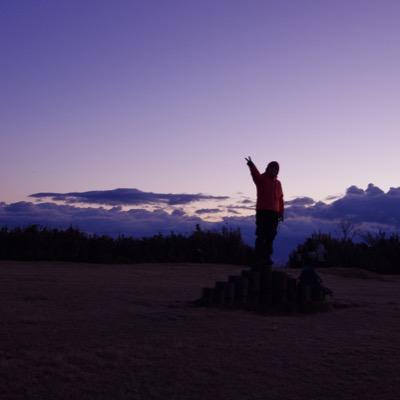 空気のきれいな山の中を歩いているだけで幸せを感じます。 自分の足で登ってしか見れない景色見るのが好きです♪最近camera購入sony nex-5r。