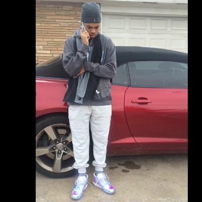 Eating with my fingas so im eating GREEDY.& you know im COZY #YK #MGM #EGE