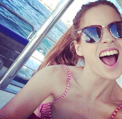 ♥la tua regina ha una corona.Sulla testa , la
mia un microfono in mano ♥
#cande#ti#adoro#