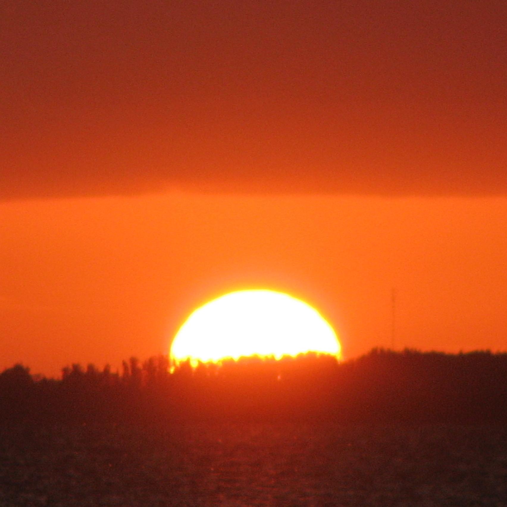 hi! :) my name is alex and i have a sunset fetish but i hope we can be good friends!