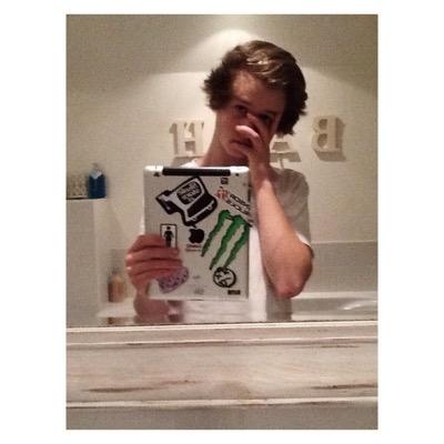 Instagram: Joost_sb pop punk skater dutch