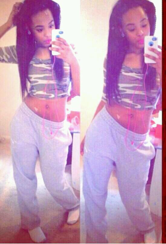 iont trust nobody fuck friendss , dont really need any. But my Maine.  Pain makess you stronger ! Fear makess You Braver ! Heatbreaksss makee You Wiser !
