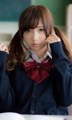 20歳に見えないけど20歳！成人(*▼ω▼)ゞﾜｯｼｮｲ!!おひな可愛すぎる( ¨̮⋆　)好きなもの……可愛い子、ボカロ全般、セカオワ、バックナンバー、ウーバー、ワンオク、てか音楽はとりあえず好き