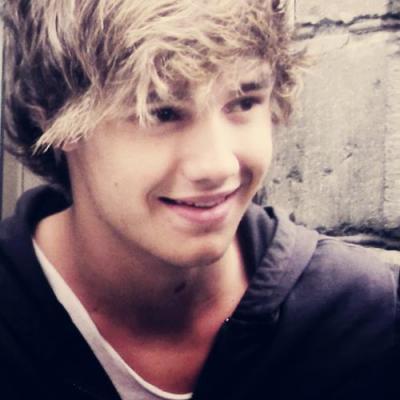Hiiiiii Pleas Follow @Harryisgirl1D thankksss xD :D
