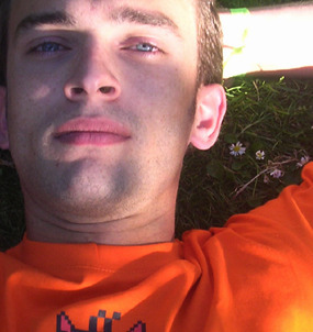 BradLevi's profile picture. Soy una persona libre de complejos que gusta vivir el hoy. Me considero de pensamiento indi y lo que más disfruto es mi carrera como chef