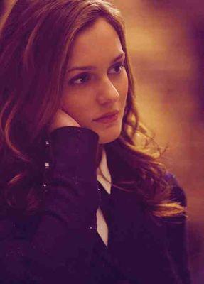 Upper East Side queens aren't born at the top, they climb their way up in heels no matter who they have to tread on to do it. [18+|#TM|Descriptive|Queen Bitch]