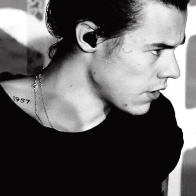 hey beautiful you who's reading this :) could you maybe follow my account @pyaariliam ?? would be great and I'll follow back. stay great xx