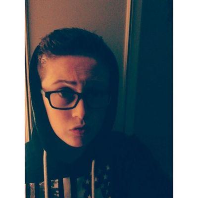 Hi, I'm Eti a gamer who loves fifa and GTA!!