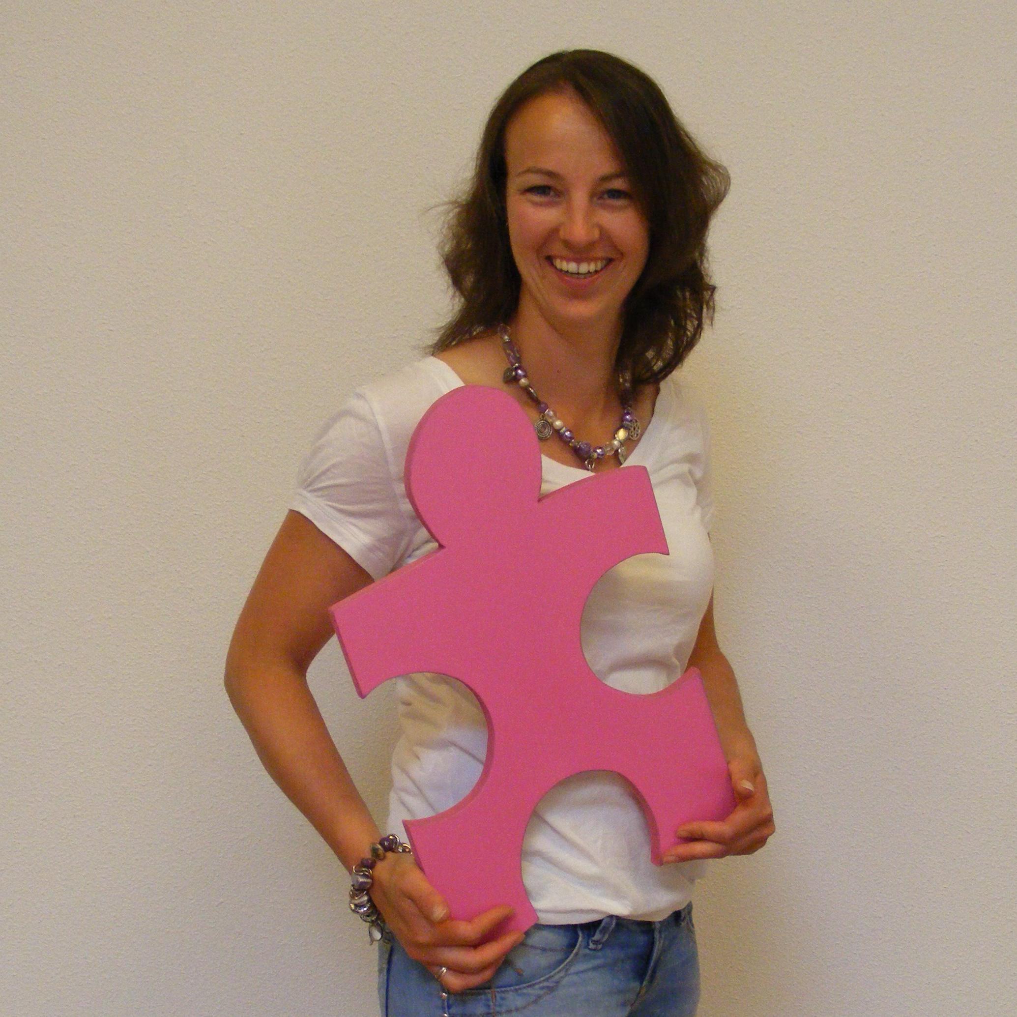 Praktijkeigenaar Ergotherapie De Oplossing, Expert in het behandelen van kinderen met prikkelverwerkingsproblemen en trotse moeder!