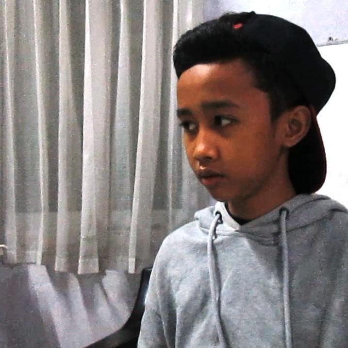 AnggaBhaskaraM's profile picture. aku udah capek
mikir buat masang bio apa, mending aku pake nama kamu deh...