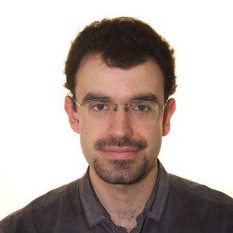 Periodista todoterreno. Escribía de cine para webs que no se preocupaban mucho por mí, así que eso lo dejé. Ahora hago entrevistas diversas para mi blog