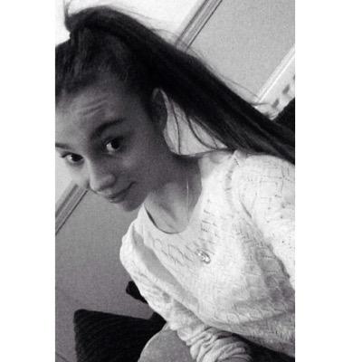 ♡My Idols have cameras.. and netflix and music are life♡